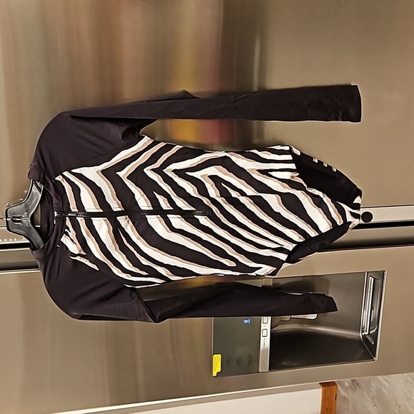 💕TRINA TURK💕 Vivant Half Zip Paddle Suit ~ Vivant Print Swim Knit XS NWT - Picture 11 of 16